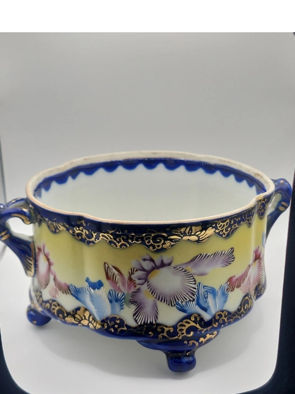 Antique Japanese Porcelain Miyako Moriage Footed Handled Planter 7.25" Across